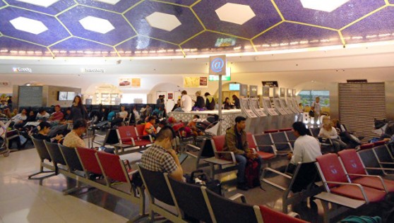 Աբու Դաբիի օդանավակայանում հայտնվել է գրադարան ուղևորների համար