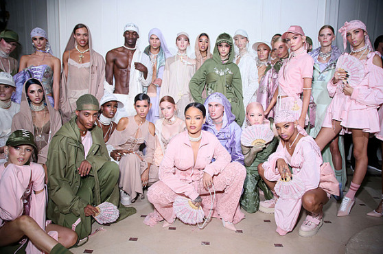 Փարիզի նորաձևության շաբաթ. Fenty Rihanna Х Puma-ի նոր հավաքածուն (ֆոտո)