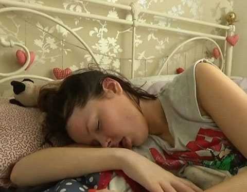 «Քնած գեղեցկուհին». Աղջիկը քնում է օրը 22 ժամ (ֆոտո)