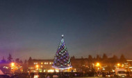 Գյումրու քաղաքապետը գյումրեցի մանուկների հետ միասին դեկտեմբերի 20-ին վառեց Գյումրու գլխավոր տոնածառի լույսերը